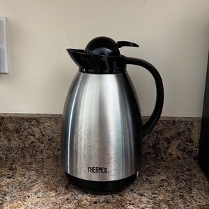 Thermos 1 liter Insulated Carafe